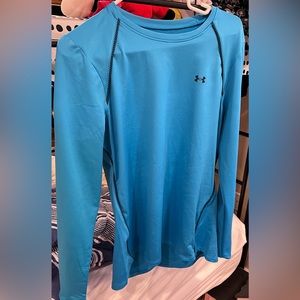 Under armor ladies long sleeve athletic shirt